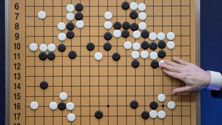 Cómo la IA puso patas arriba el antiguo deporte chino de Go