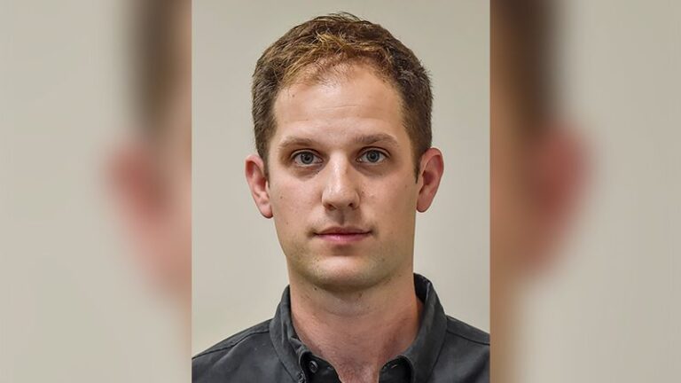 Reportero del Wall Street Journal Evan Gershkovich arrestado en Rusia por cargos de espionaje