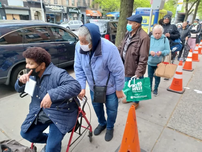 Un tercio de los neoyorquinos se ha acostado sin completar todas las comidas.