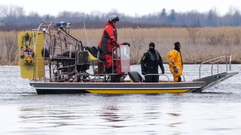 8 cuerpos descubiertos por la policía y la Guardia Costera canadiense en un territorio de la Nación Mohawk cerca de la frontera con EE. UU.