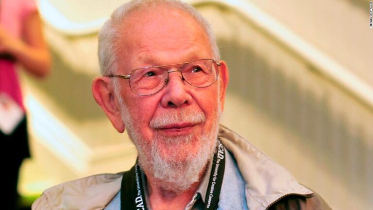 Al Jaffee, dibujante de la revista Mad, muere a los 102 años