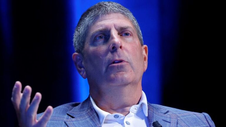 El CEO de NBCUniversal, Jeff Shell, fue despedido después de que se corroboraron las acusaciones de acoso sexual, dice Comcast