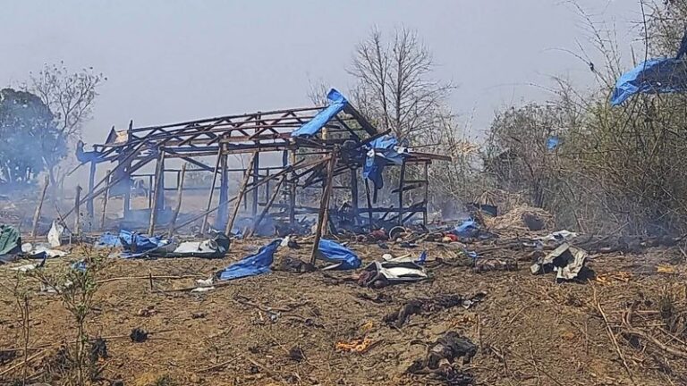 Horribles secuelas del ataque aéreo de la junta de Myanmar que mató a 133 en la región central de Sagaing