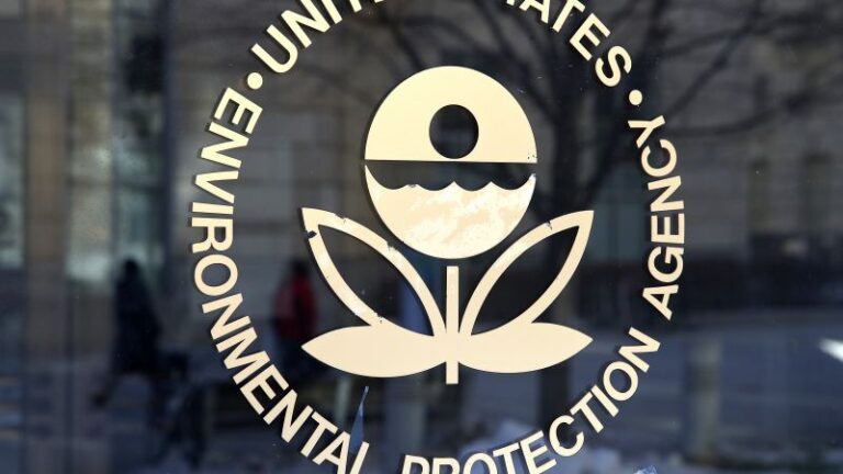 La EPA se prepara para publicar reglas estrictas sobre emisiones de vehículos