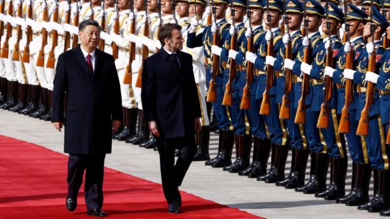 Macron dice que puede «contar con Xi para razonar con Rusia», mientras Europa busca reconectarse con Beijing