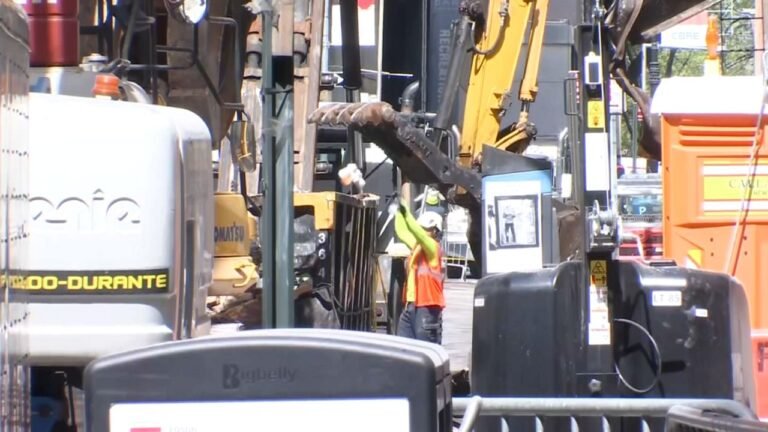 Sigue demolición edificio parcialmente derumbado