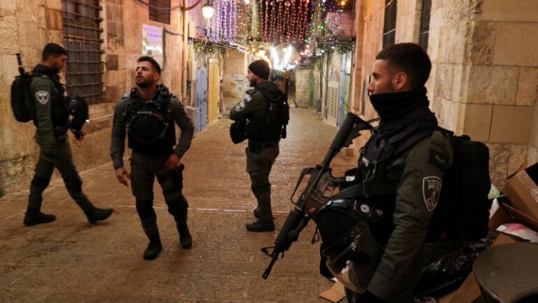 Un palestino asesinado a tiros en circunstancias controvertidas cerca del complejo de al-Aqsa en Jerusalén