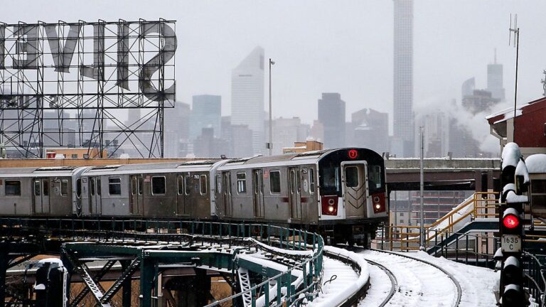 Cierres en la línea 7 del metro por 6 fines de semana: MTA