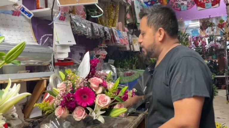En Paradise Florist listos para la venta por el Día de la Madre