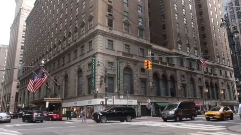 Habilitan un hotel en Midtown como centro para inmigrantes