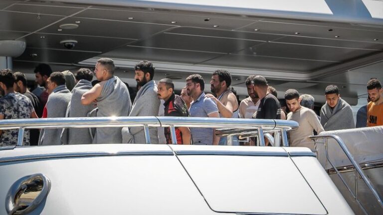 Barco de migrantes: al menos 79 muertos frente a la costa griega después de que el barco se hunda