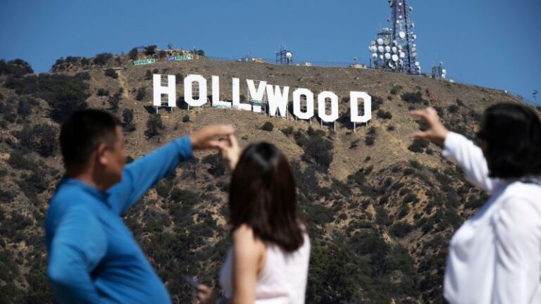 California está a punto de dar a los estudios de Hollywood un lucrativo acuerdo fiscal durante la huelga de guionistas