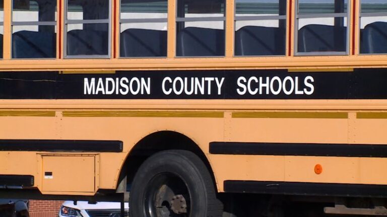 El DOJ llega a un acuerdo con las escuelas del condado de Madison en Kentucky por el acoso racial de los estudiantes