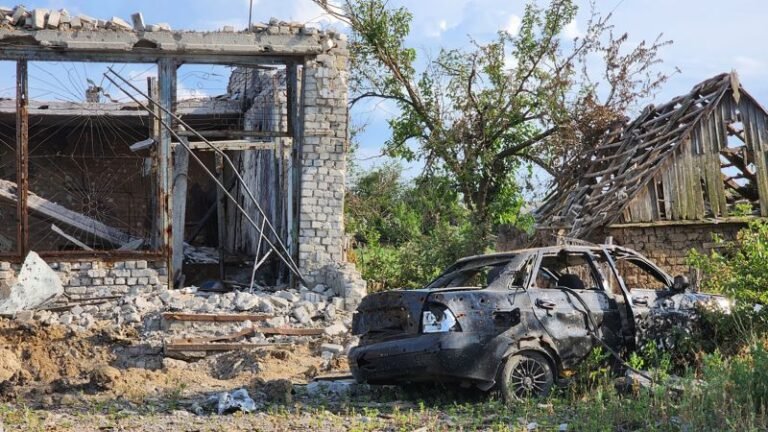 Estos pueblos fueron liberados en la contraofensiva de Ucrania.  Son poco más que ruinas.