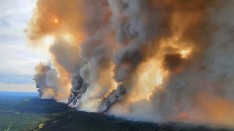 La temporada de incendios forestales de Canadá ha tenido un comienzo «sin precedentes».  Esto es lo que podría significar para EE. UU.