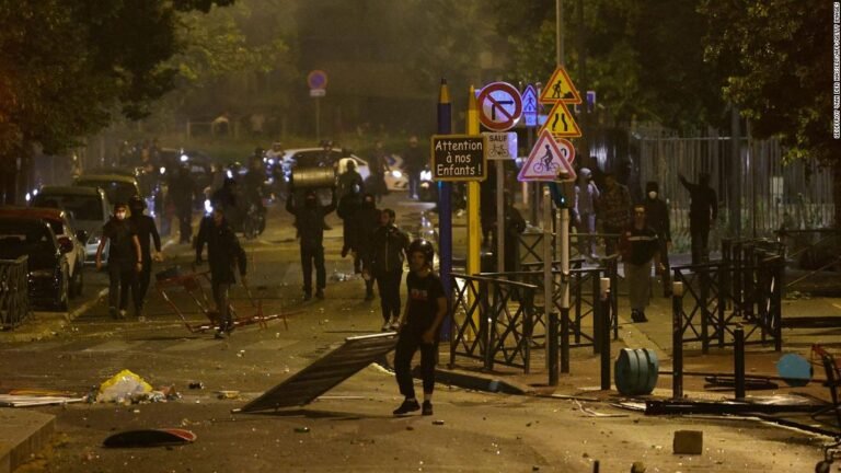 Protestas sacuden Francia tras tiroteo policial a adolescente