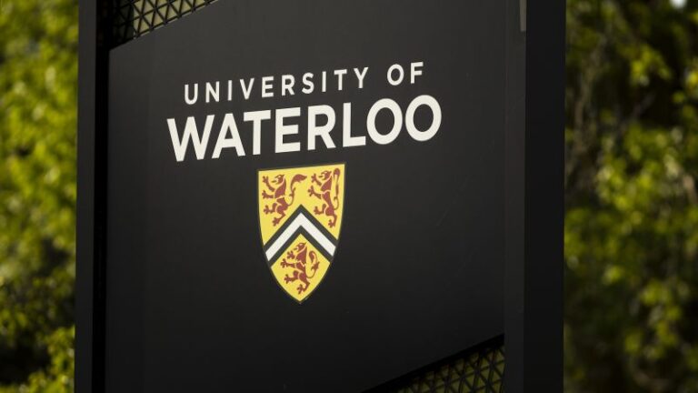 Universidad de Waterloo, Canadá: un profesor y 2 estudiantes fueron apuñalados durante la clase, dice la policía