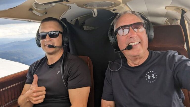 2 pilotos intentan un vuelo récord mundial visitando 48 estados de EE. UU. en 48 horas