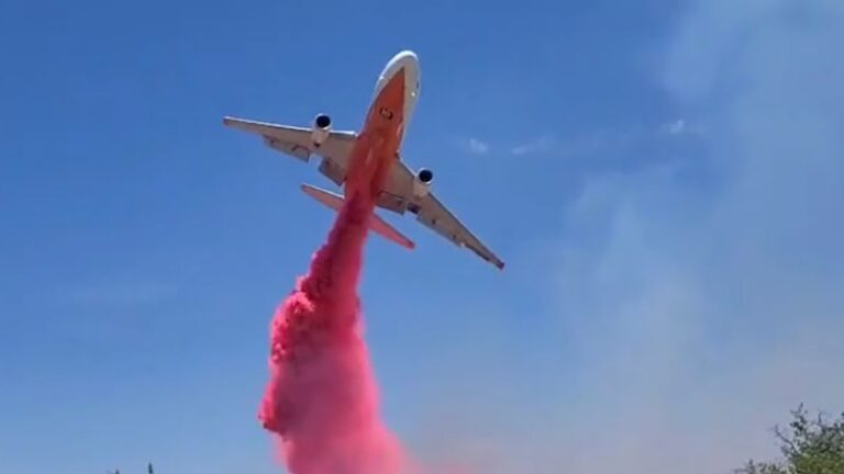 Calor de Arizona: se ordenan evacuaciones mientras los bomberos luchan contra los incendios forestales de Arizona mientras el estado se sofoca bajo un calor hirviendo