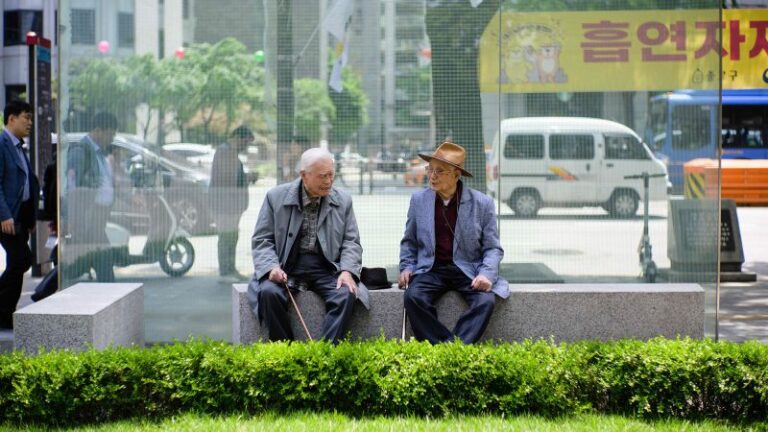 Corea del Sur cierra guarderías y abre instalaciones para ancianos a medida que la población envejece