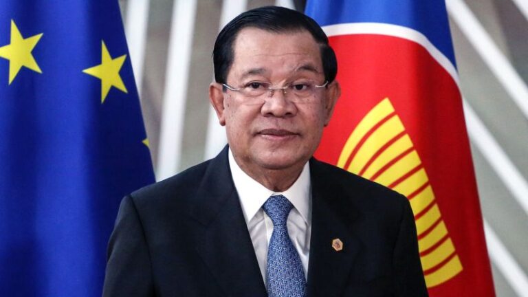 El partido gobernante de Camboya reclama una victoria aplastante en una elección unilateral