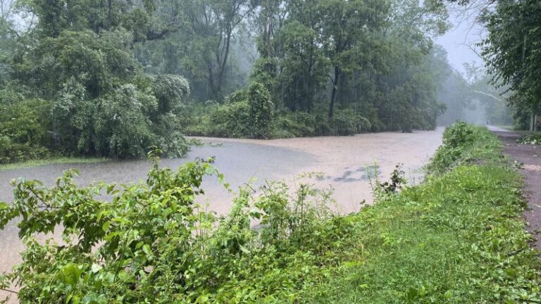 Inundaciones en Pensilvania: los equipos buscan a 2 niños que desaparecieron en las inundaciones en el sureste de Pensilvania