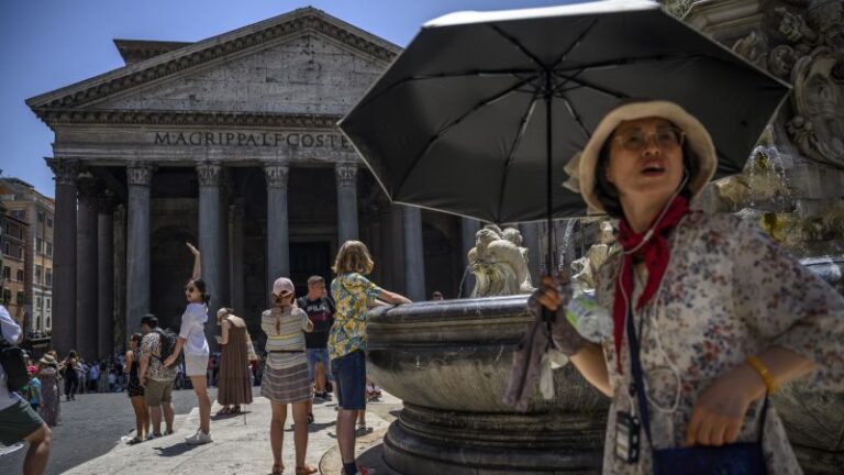 Italia se sofoca bajo la ola de calor mortal ‘Cerberus’ que podría romper los récords de temperatura europeos