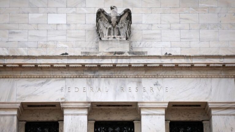Los funcionarios de la Fed están divididos, pero parece probable que se mantengan las tasas estables en septiembre