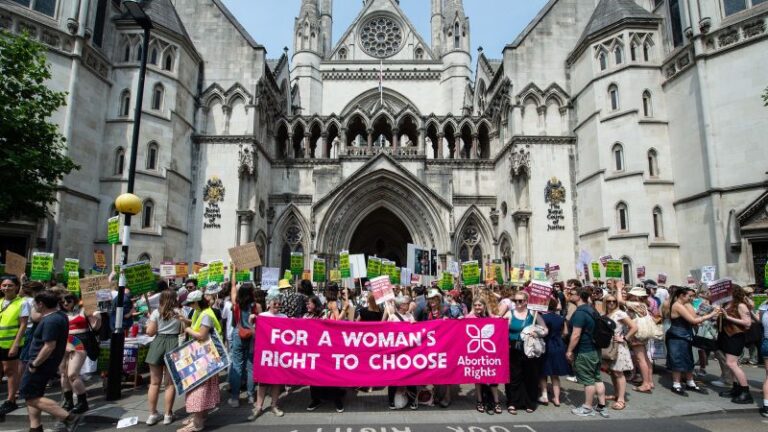 Mujer encarcelada por tomar píldoras abortivas después del límite legal del Reino Unido para ser liberada de prisión