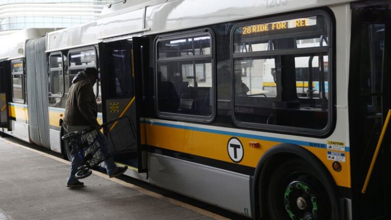 ¿Deberían ser gratuitos los autobuses públicos?