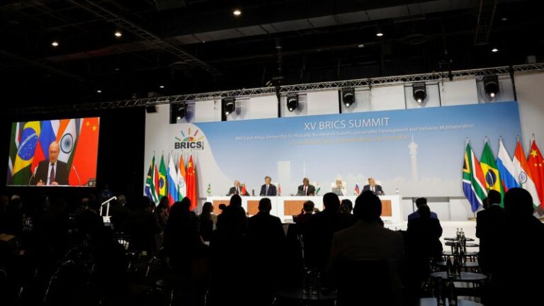 Arabia Saudita e Irán entre los seis países invitados a unirse al grupo BRICS