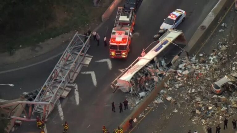 Accidente en la BQE deja 3 heridos y carriles cerrados