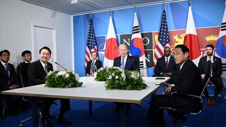 Biden recurre a la diplomacia de Camp David para la primera cumbre trilateral con Japón y Corea del Sur