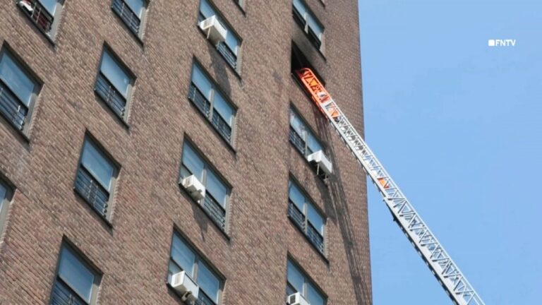 Tres niños en estado crítico tras un incendio en Brooklyn