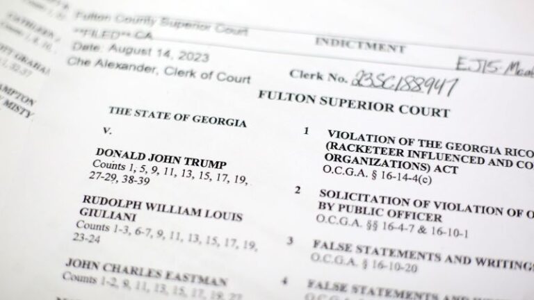 Conclusiones de la acusación de Georgia contra Donald Trump y otros 18