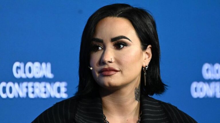 Demi Lovato deja a Scooter Braun como manager
