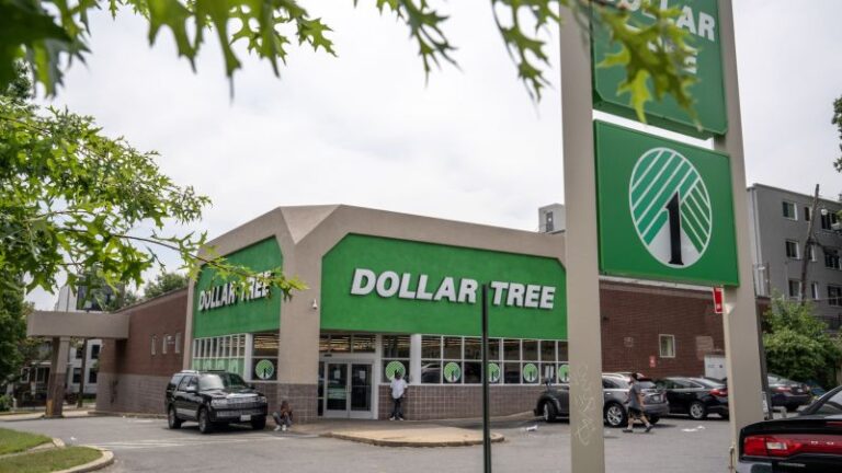 Dollar Tree dijo que el robo es un problema tal que comenzará a guardar artículos bajo llave o dejará de venderlos por completo.