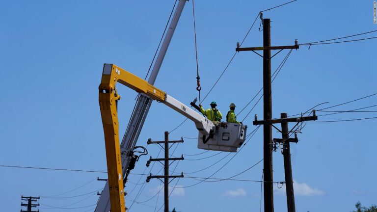 Hawaiian Electric dice que las líneas eléctricas provocaron un incendio por la mañana del 8 de agosto, pero no por el incendio de Lahaina por la tarde