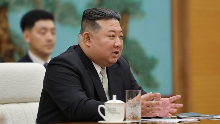 Kim Jong Un despide a un alto general y ordena al ejército norcoreano que se «prepare para la guerra»
