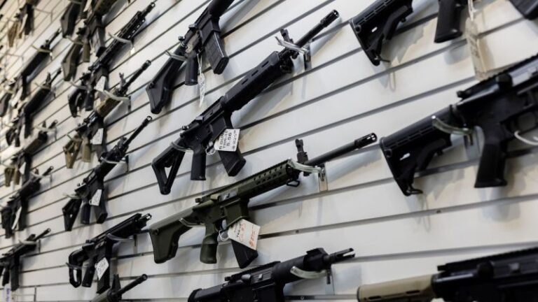La corte federal de apelaciones anula la ley que prohíbe a los usuarios de drogas ilegales poseer armas de fuego