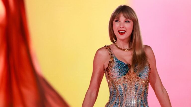 La película Taylor Swift Eras Tour bate récords de preventa en los cines AMC