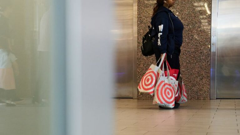La reacción violenta de la colección del Mes del Orgullo de Target perjudicó las ventas