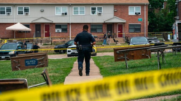 Líderes de la ciudad de Baltimore anuncian arresto en relación con tiroteo masivo en julio