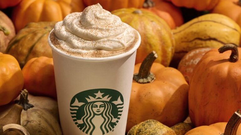 Pumpkin Spice Latte de Starbucks está de regreso y celebra su 20 aniversario