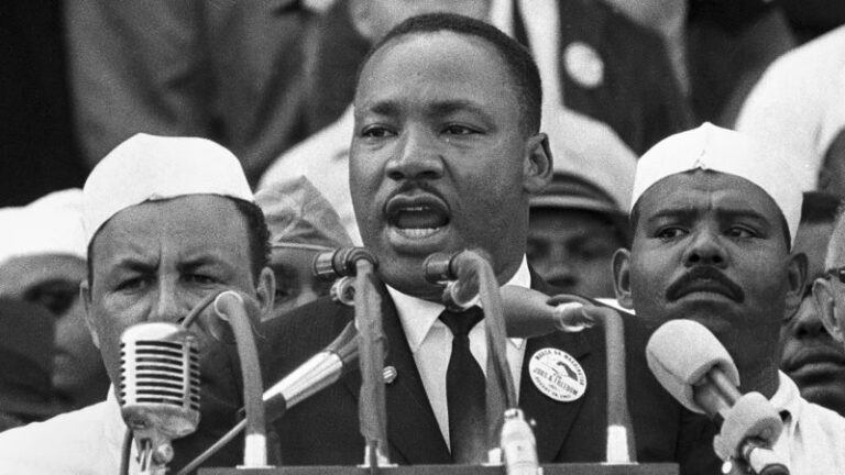 Sesenta años después de la Marcha sobre Washington, los asistentes renuevan el llamado al «sueño» de King