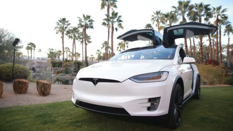 Tesla recorta los precios de los Model S y X en más de un 6% en China