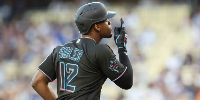 Marlins pegan cinco jonrones para romper la racha de triunfos de los Dodgers