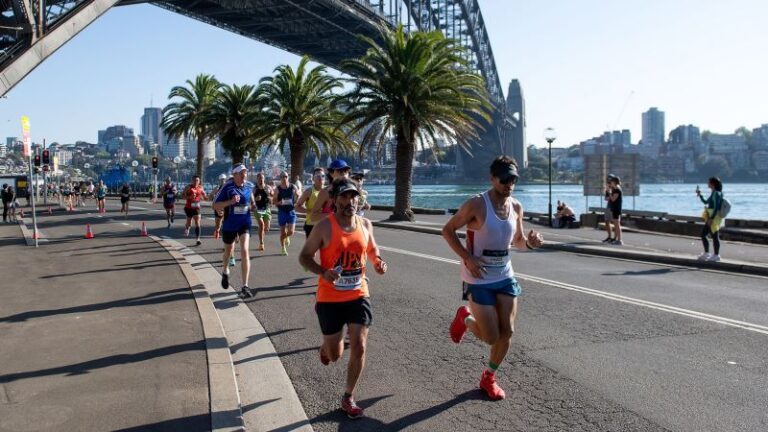 Corredores del maratón de Sídney hospitalizados mientras Australia sufre una inusual ola de calor primaveral
