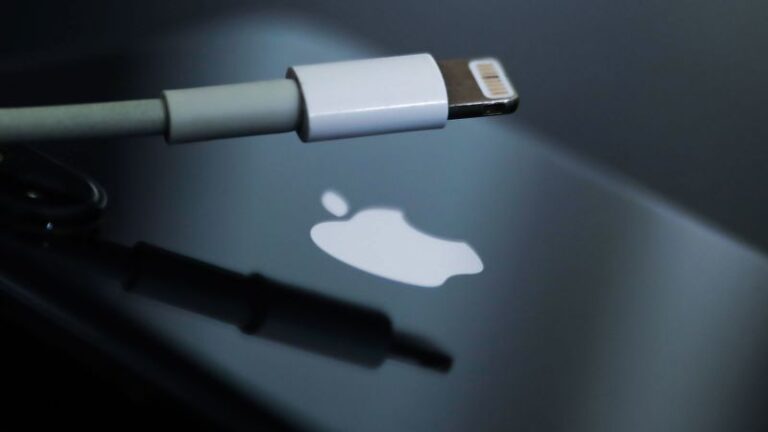 El nuevo iPhone 15 de Apple puede cambiar el cable Lightning por el estándar de carga USB-C
