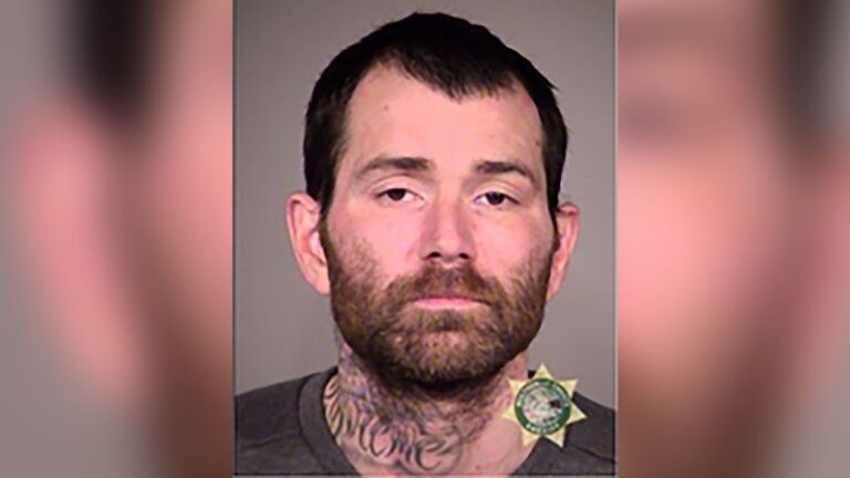 El sospechoso de Oregon Christopher Lee Pray capturado después de escapar de la custodia en el hospital